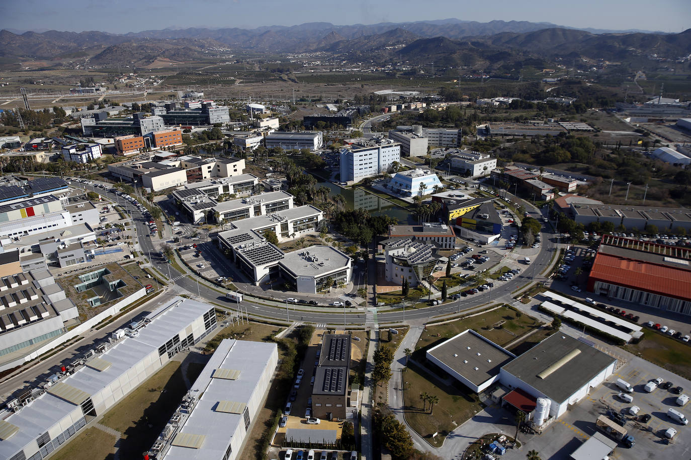 La Unidad de Medios Aéreos de la Policía Nacional creada en Málaga en el 86 cuenta con su helicóptero y un equipo de drones para perseguir la delincuencia