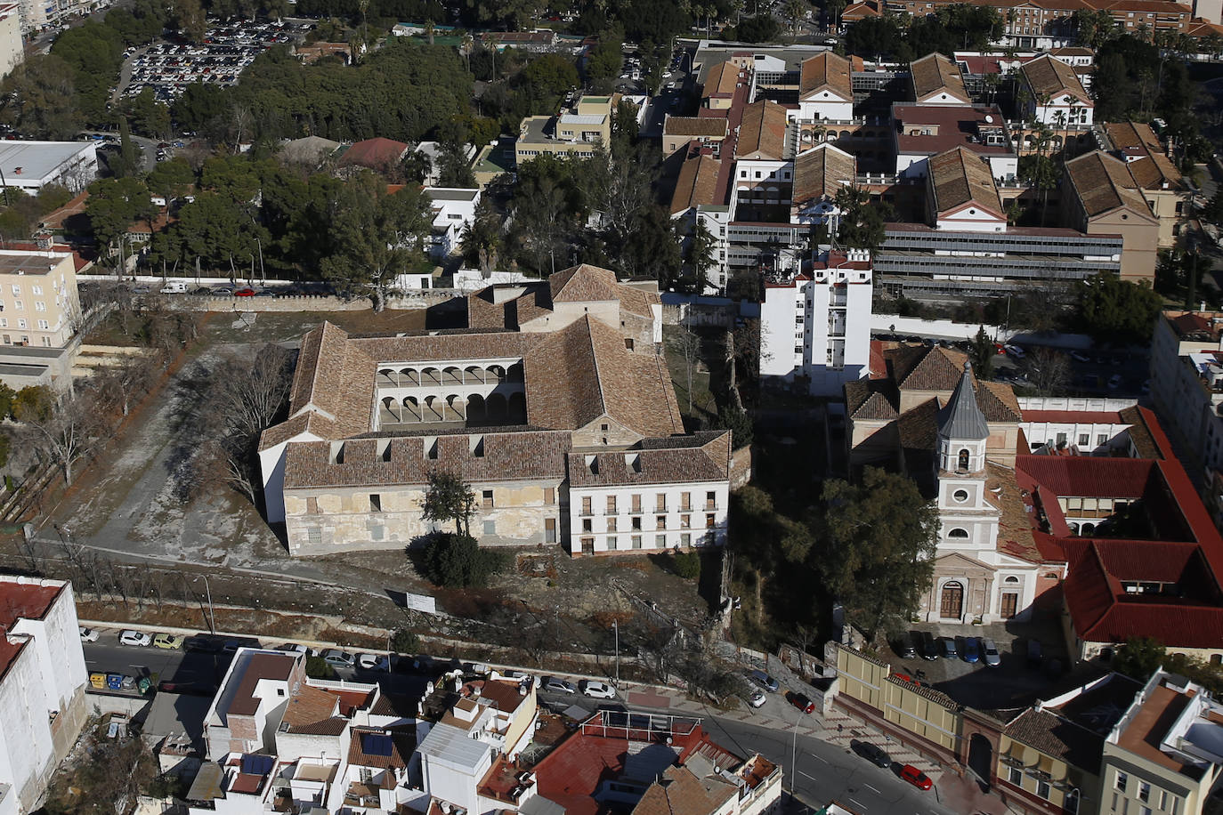 La Unidad de Medios Aéreos de la Policía Nacional creada en Málaga en el 86 cuenta con su helicóptero y un equipo de drones para perseguir la delincuencia