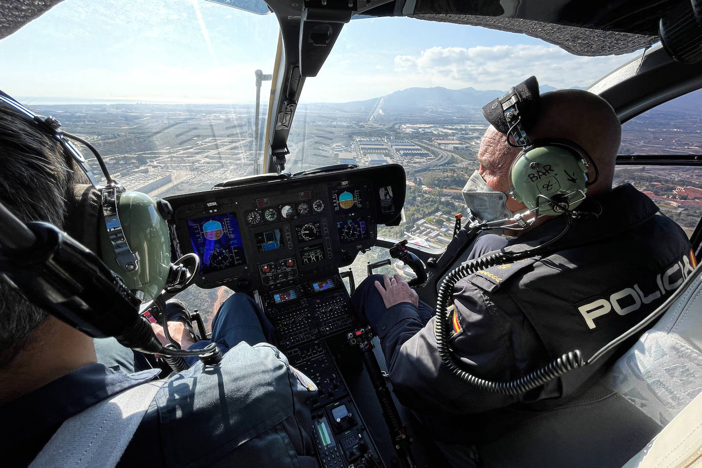 La Unidad de Medios Aéreos de la Policía Nacional creada en Málaga en el 86 cuenta con su helicóptero y un equipo de drones para perseguir la delincuencia