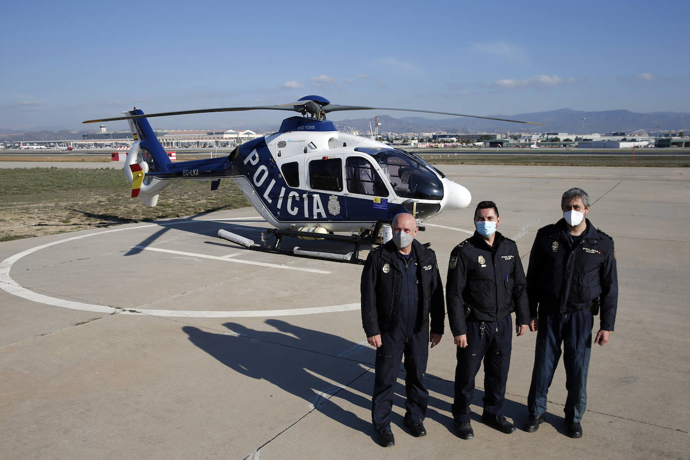 La Unidad de Medios Aéreos de la Policía Nacional creada en Málaga en el 86 cuenta con su helicóptero y un equipo de drones para perseguir la delincuencia
