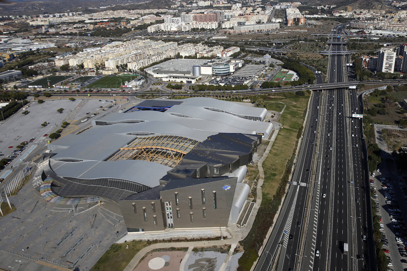 La Unidad de Medios Aéreos de la Policía Nacional creada en Málaga en el 86 cuenta con su helicóptero y un equipo de drones para perseguir la delincuencia