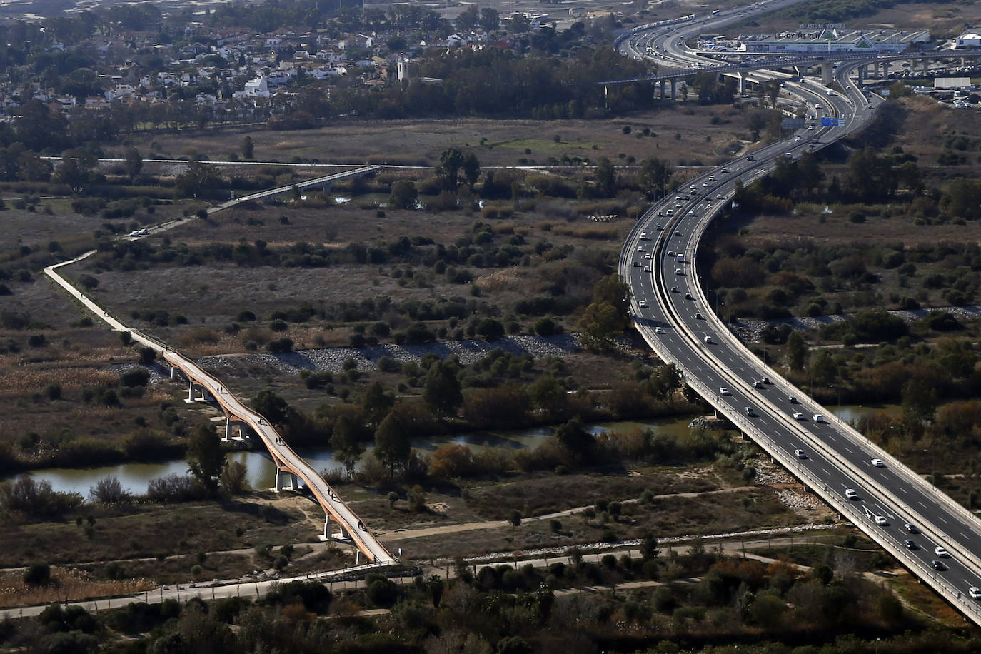 La Unidad de Medios Aéreos de la Policía Nacional creada en Málaga en el 86 cuenta con su helicóptero y un equipo de drones para perseguir la delincuencia