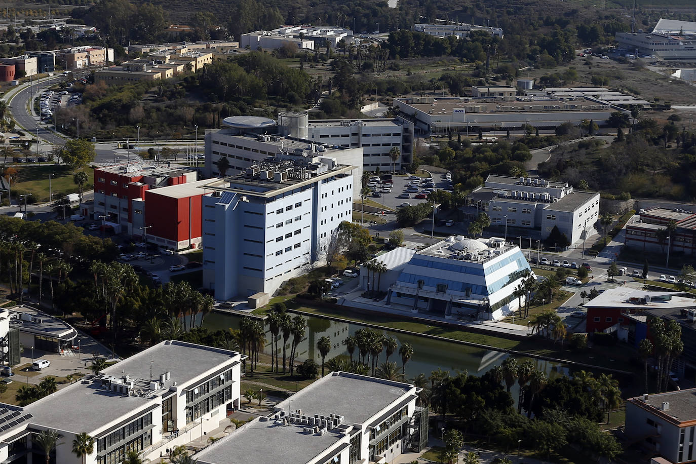 La Unidad de Medios Aéreos de la Policía Nacional creada en Málaga en el 86 cuenta con su helicóptero y un equipo de drones para perseguir la delincuencia
