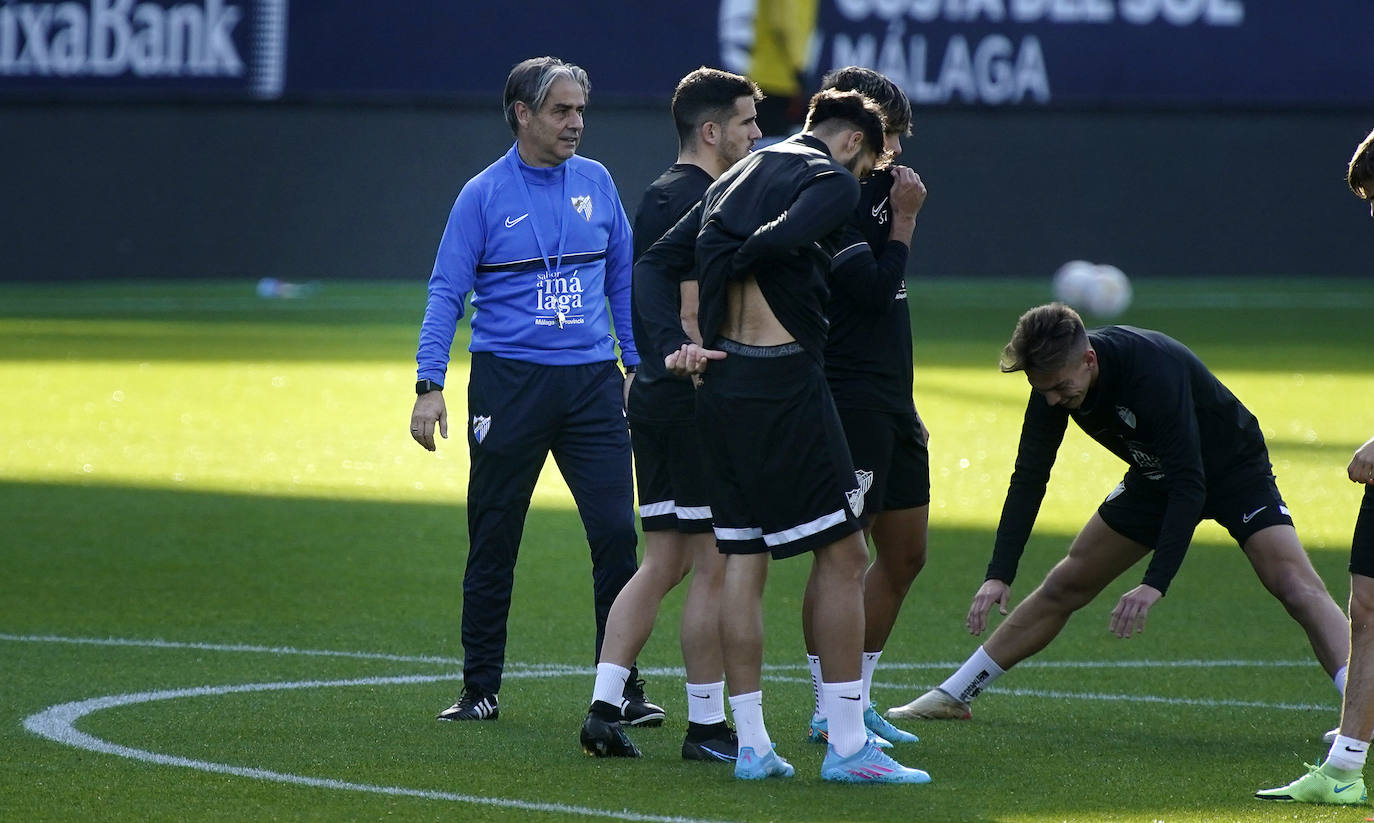 El técnico vitoriano dirigió su primera sesión de entrenamiento y fue presentado ante los medios de comunicación.