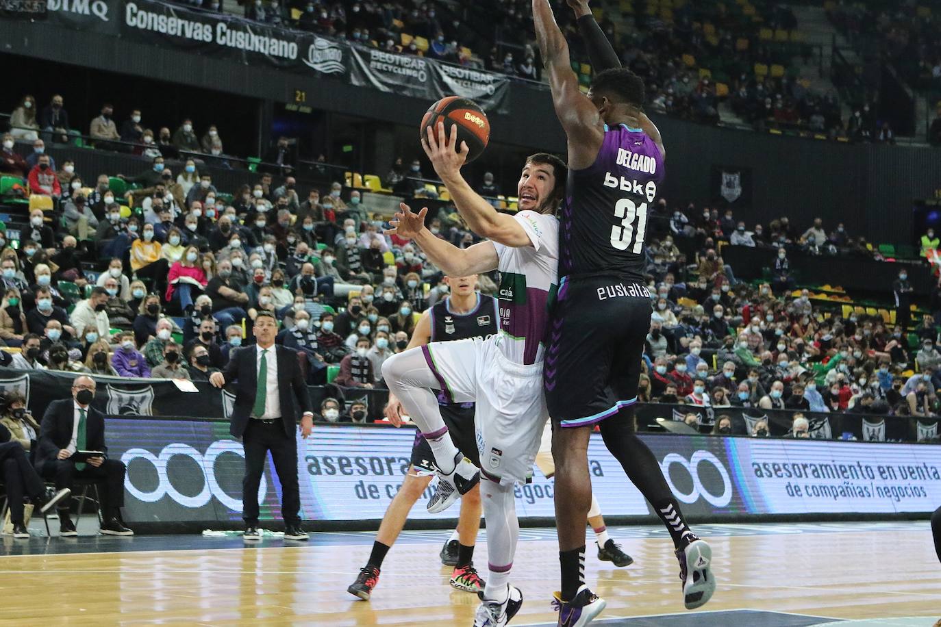 Fotos: El Unicaja cae ante el Surne Bilbao (83-77)