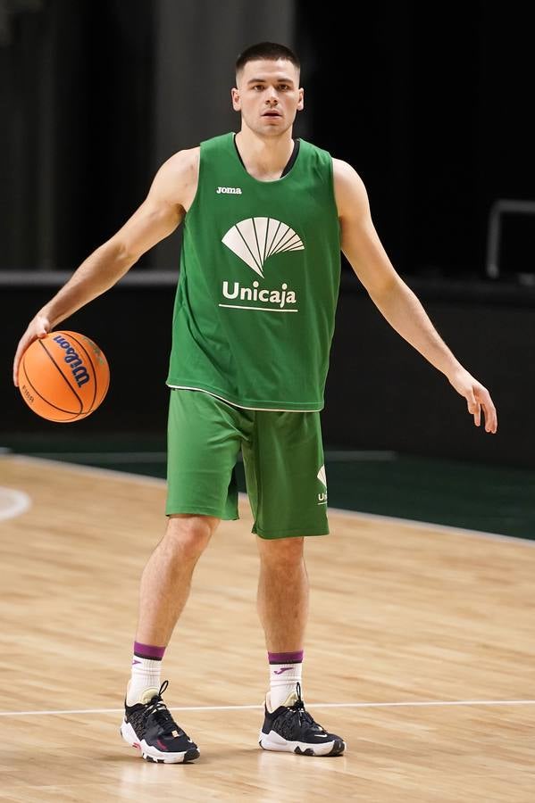 Matt Mooney se entrenó por primera vez con el Unicaja en el Palacio de los Deportes. 