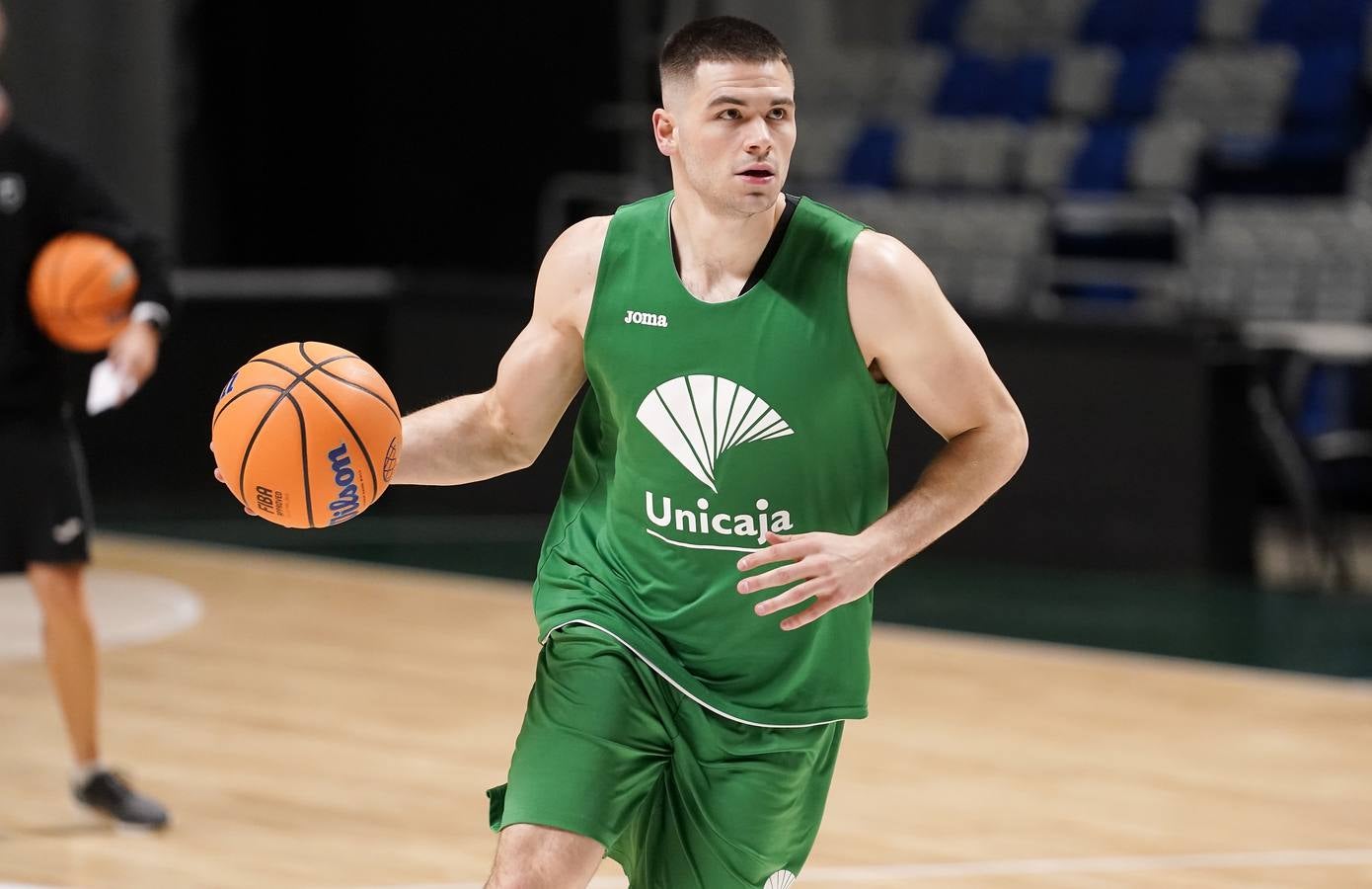 Matt Mooney se entrenó por primera vez con el Unicaja en el Palacio de los Deportes. 