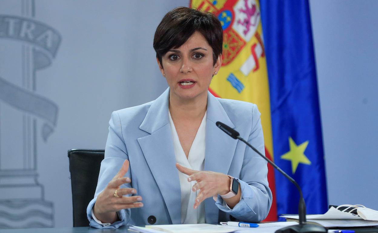 La ministra de Política Territorial y portavoz del Gobierno, Isabel Rodríguez durante la rueda de prensa tras el Consejo de Ministros celebrado el pasado martes en el Palacio de la Moncloa. 