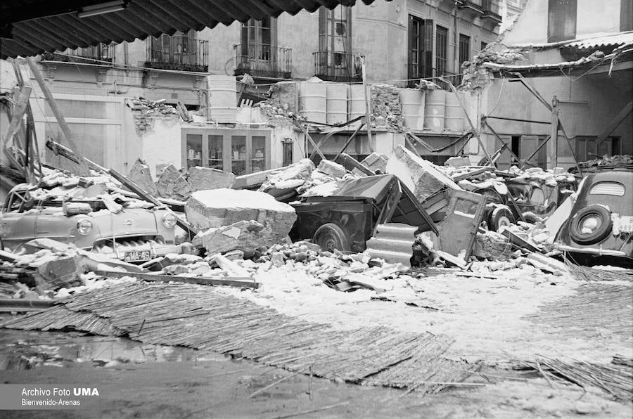 El 3 de febrero de 1954 es una fecha que ha quedado en el recuerdo de la capital. Aquel día se dieron las condiciones necesarias para que la nieve cuajara en Málaga y quedara una estampa que no se ha vuelto a repetir desde esa fecha. 