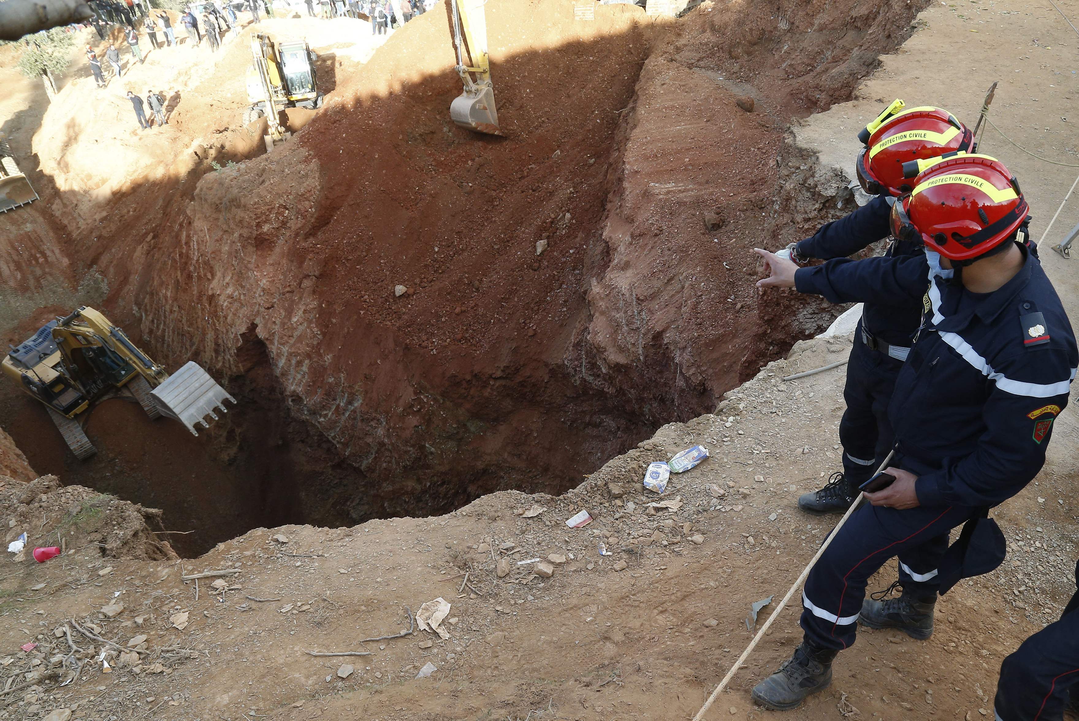 Fotos: Así es el rescate de Rayan, el pequeño de 5 años atrapado en un pozo a 32 metros en Marruecos