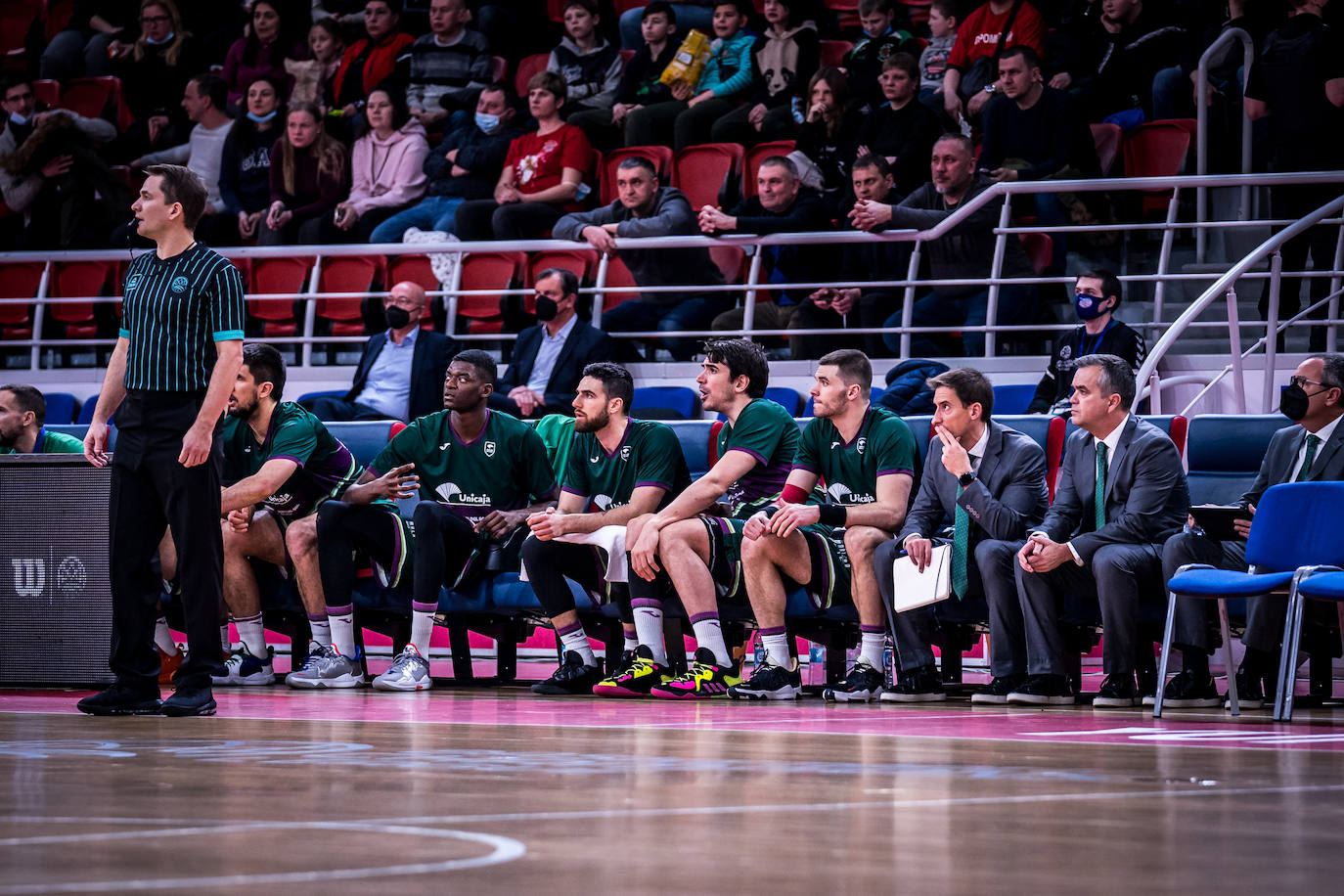 Derrota del Unicaja en su visita al Prometey, en la Champions League. 