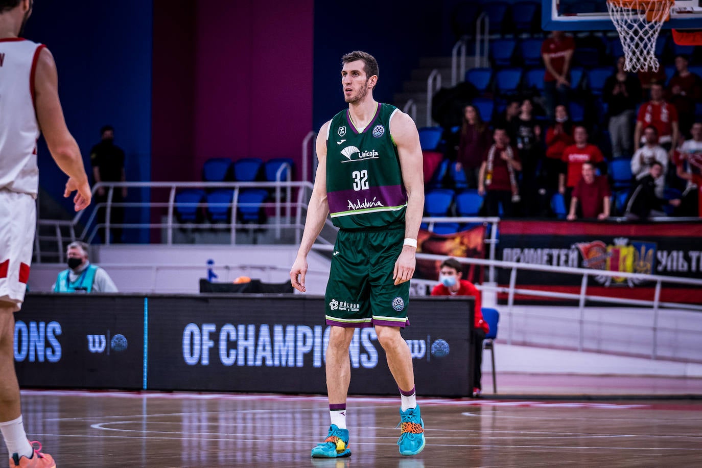 Derrota del Unicaja en su visita al Prometey, en la Champions League. 