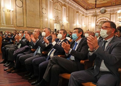 Imagen secundaria 1 - Los tres premiados Jean-Philippe Dop, Guadalupe Miró y Ana Corredera. Carlos Bautista, Fernando Fernández Tapia, Eugenio Molto, Javier Pareja, Manuel Galera, José María de Torres o Miguel Briones, durante el evento. En la última, parte de la mesa de los galardones, con Gemma del Corral, Ana Corredera y Fidel Astudillo. 