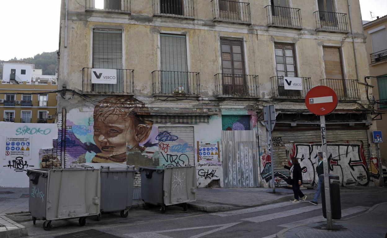 Edificios de la calle Lagunillas donde está prevista una promoción de un centenar de viviendas.