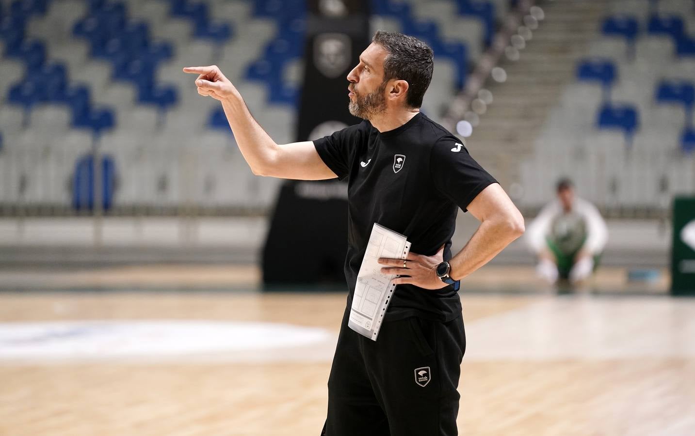 Ibon Navarro dirigió este mediodía su primer entrenamiento como técnico del Unicaja.