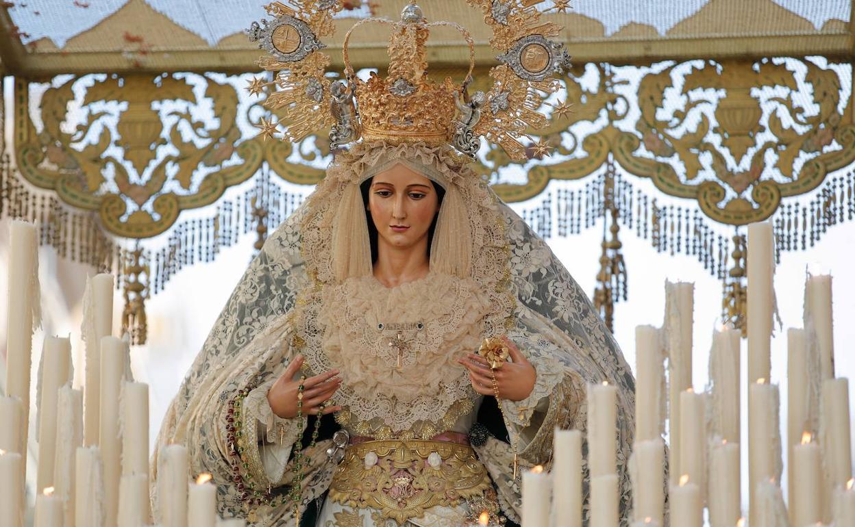 La Virgen del Amparo el Domingo de Ramos. 