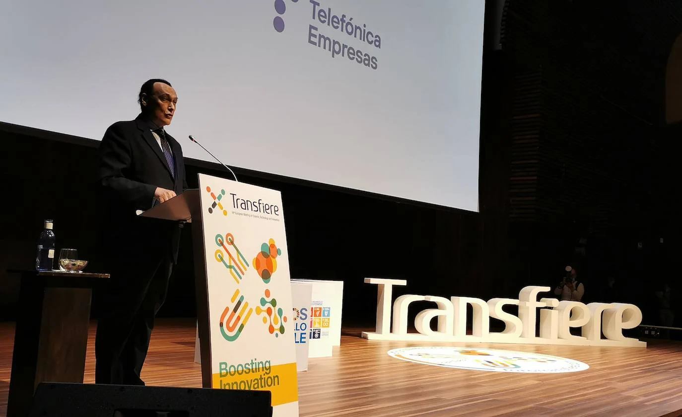 El presidente de la Junta de Andalucía, Juanma Moreno inauguró este miércoles el foro