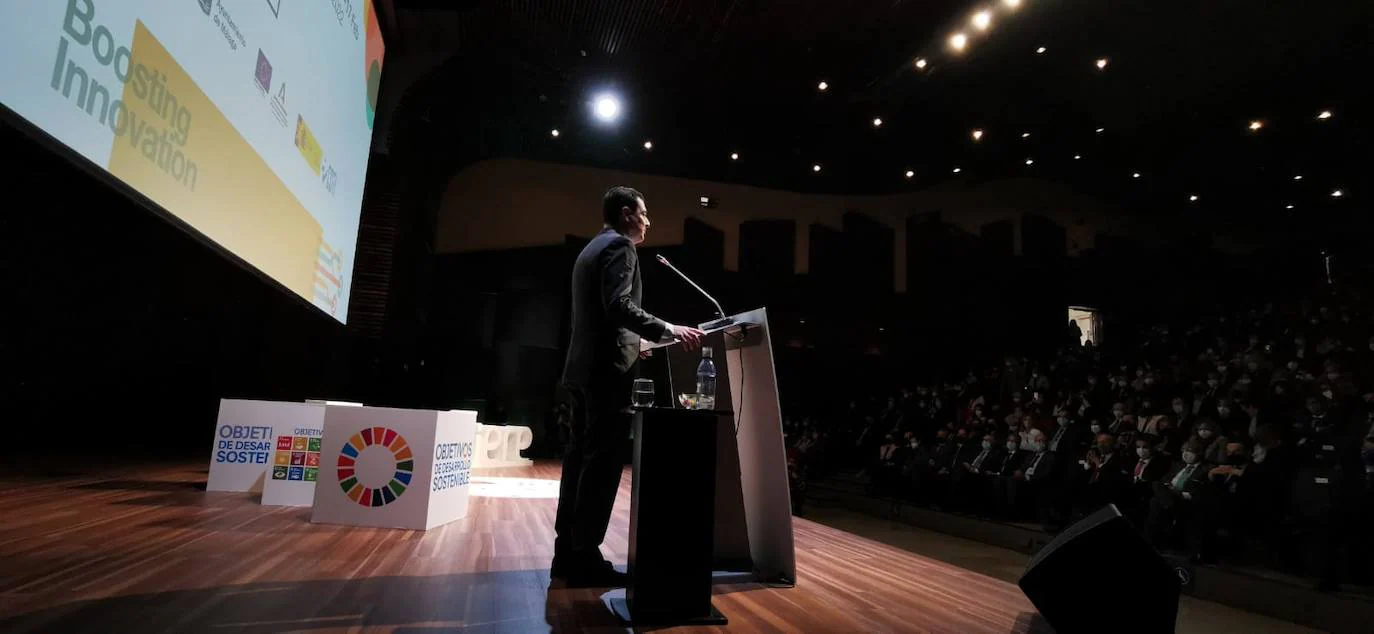 El presidente de la Junta de Andalucía, Juanma Moreno inauguró este miércoles el foro