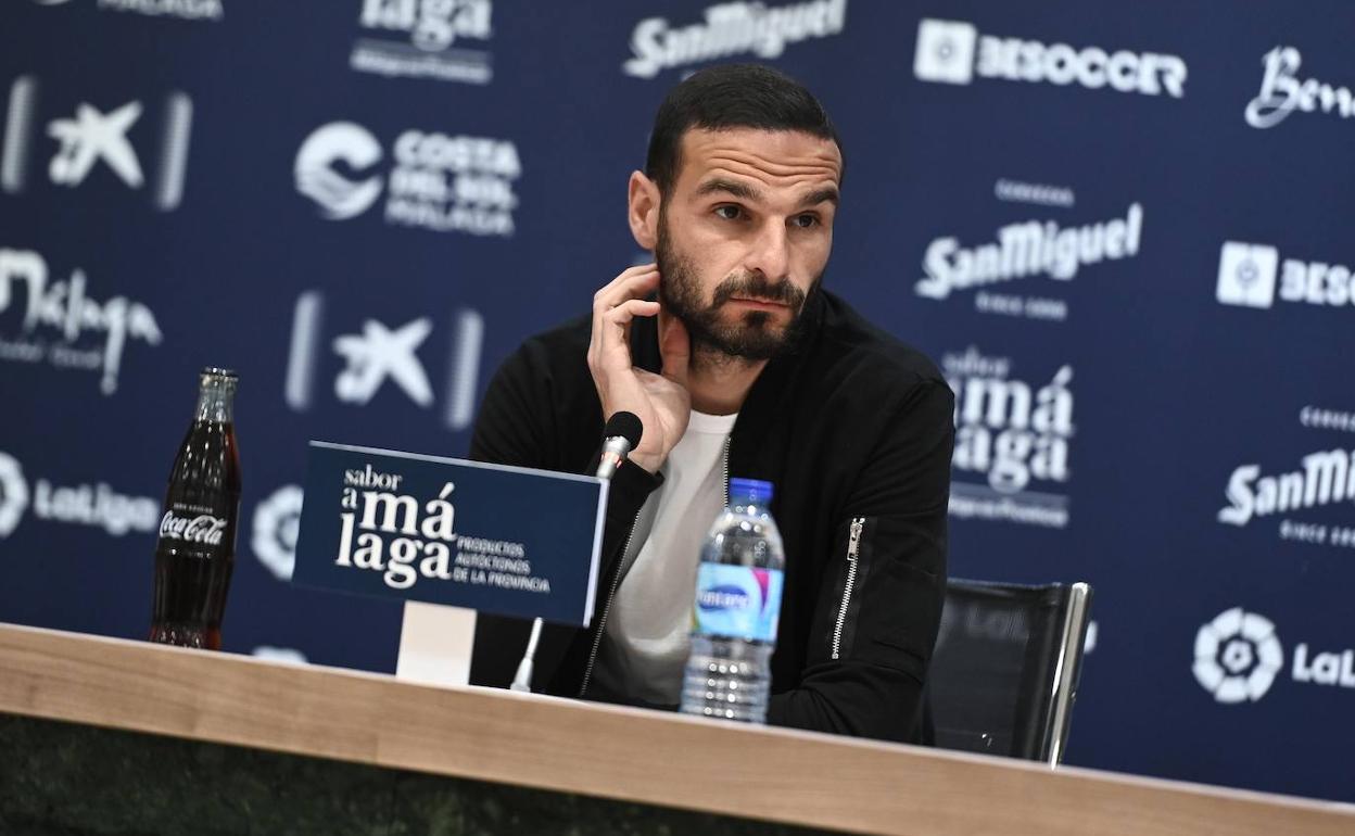 El jugador del Málaga, David Lombán, este jueves en la sala de prensa de La Rosaleda.