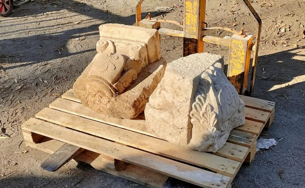 Las piezas recuperadas hoy en el balneario de los Baños del Carmen. 