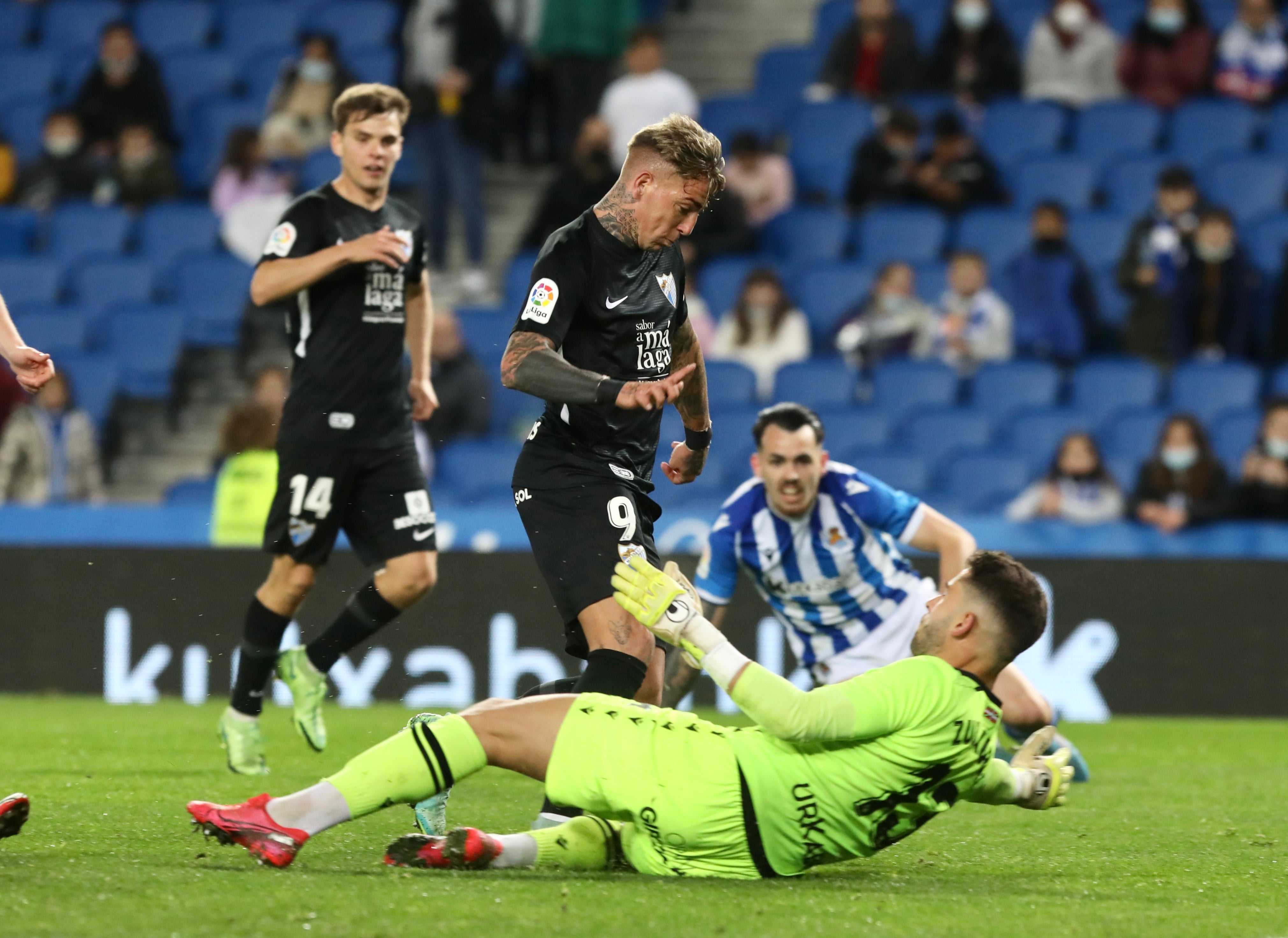 Sin energía ni actitud ni respuesta desde el banquillo, concedió un 2-0 a la Real B y después quiso mejorar su imagen, pero sin pegada