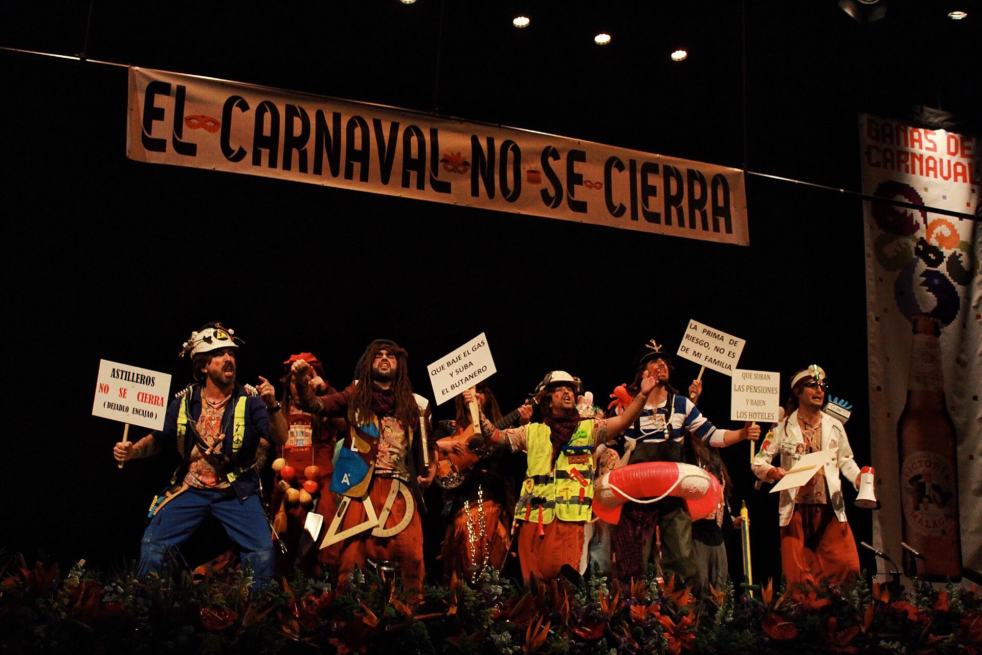 Grupos de la primera semifinal del COAC Málaga en el Teatro Cervantes