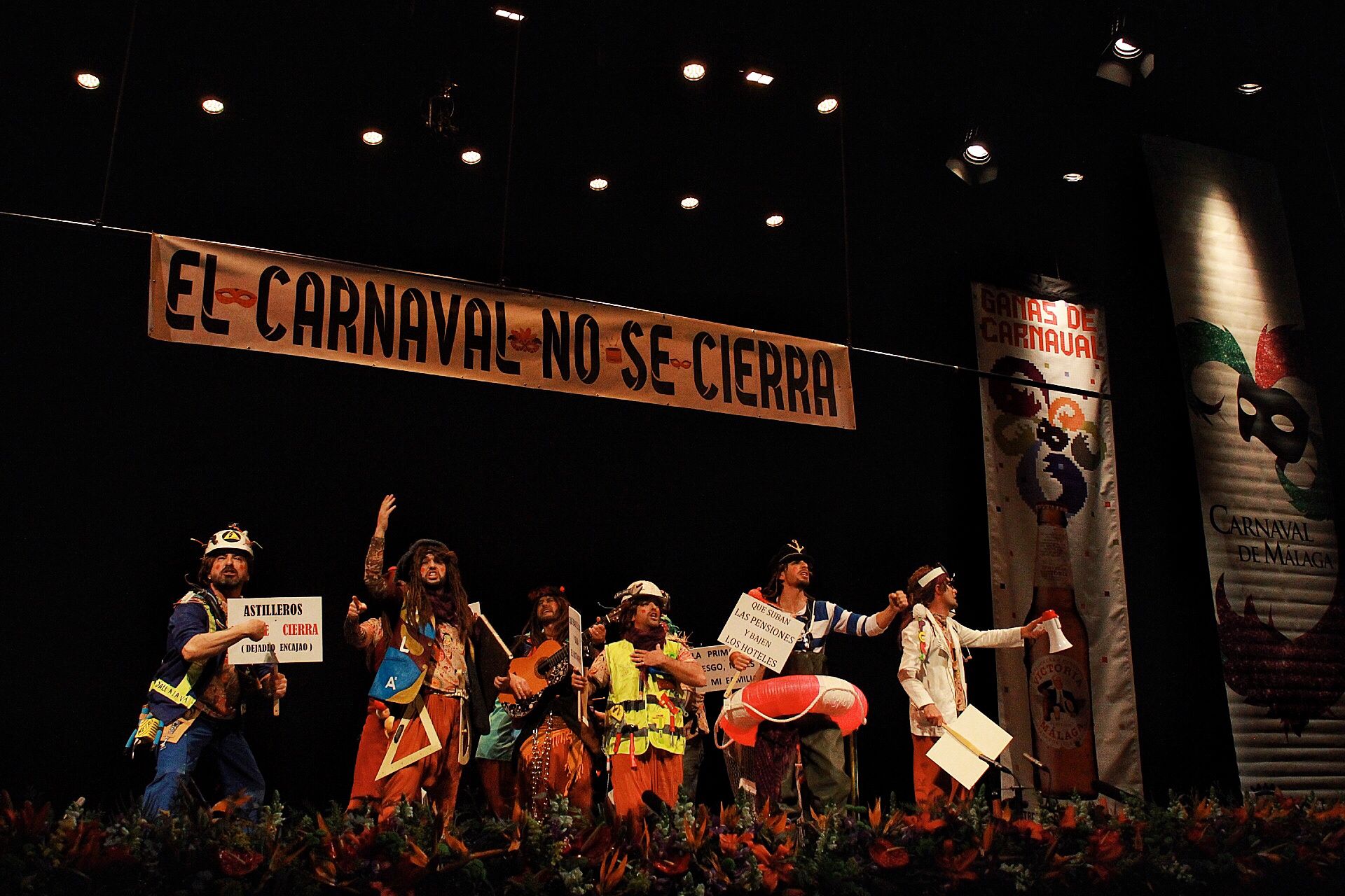 Grupos de la primera semifinal del COAC Málaga en el Teatro Cervantes