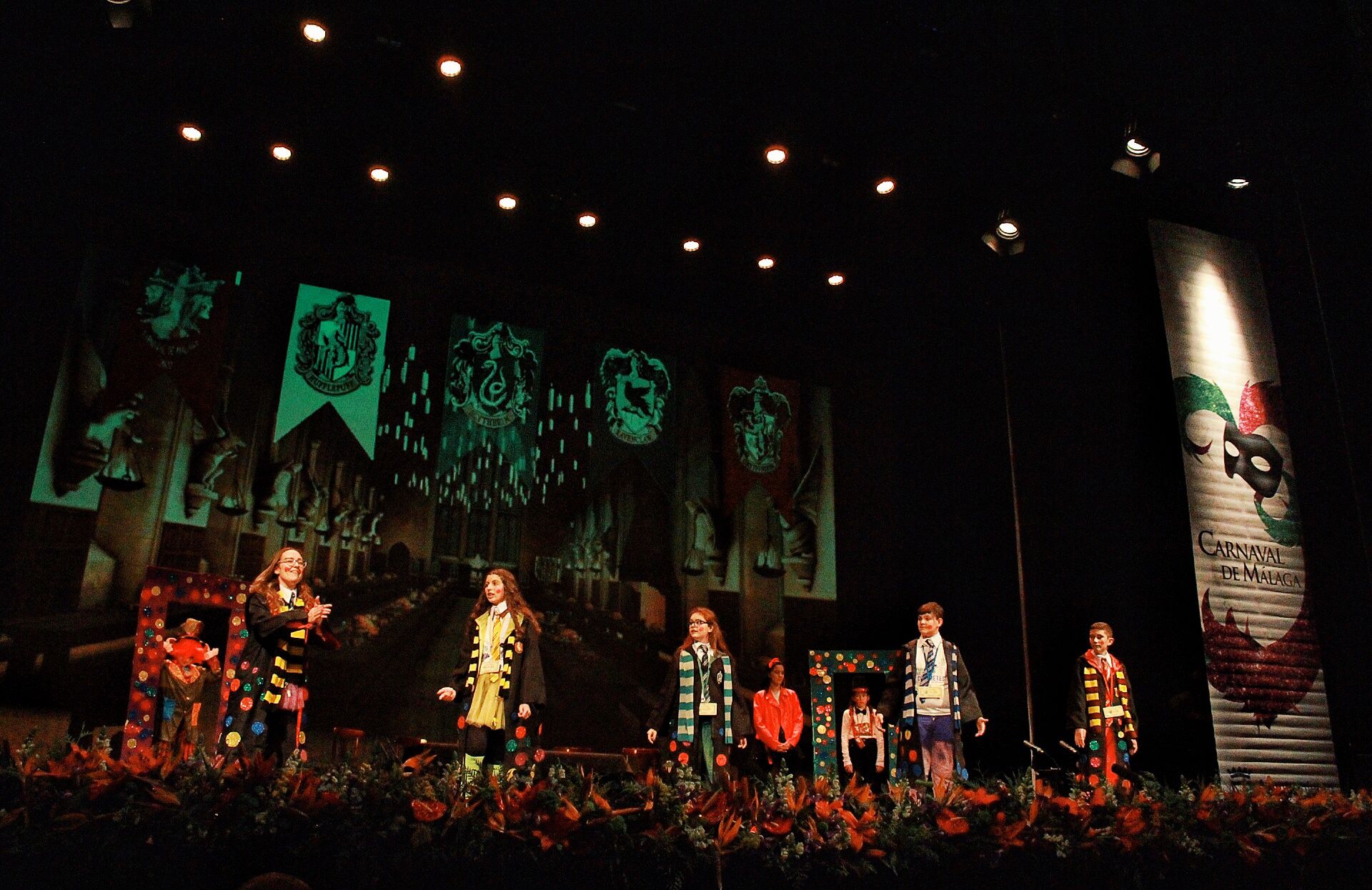Grupos de la primera semifinal del COAC Málaga en el Teatro Cervantes