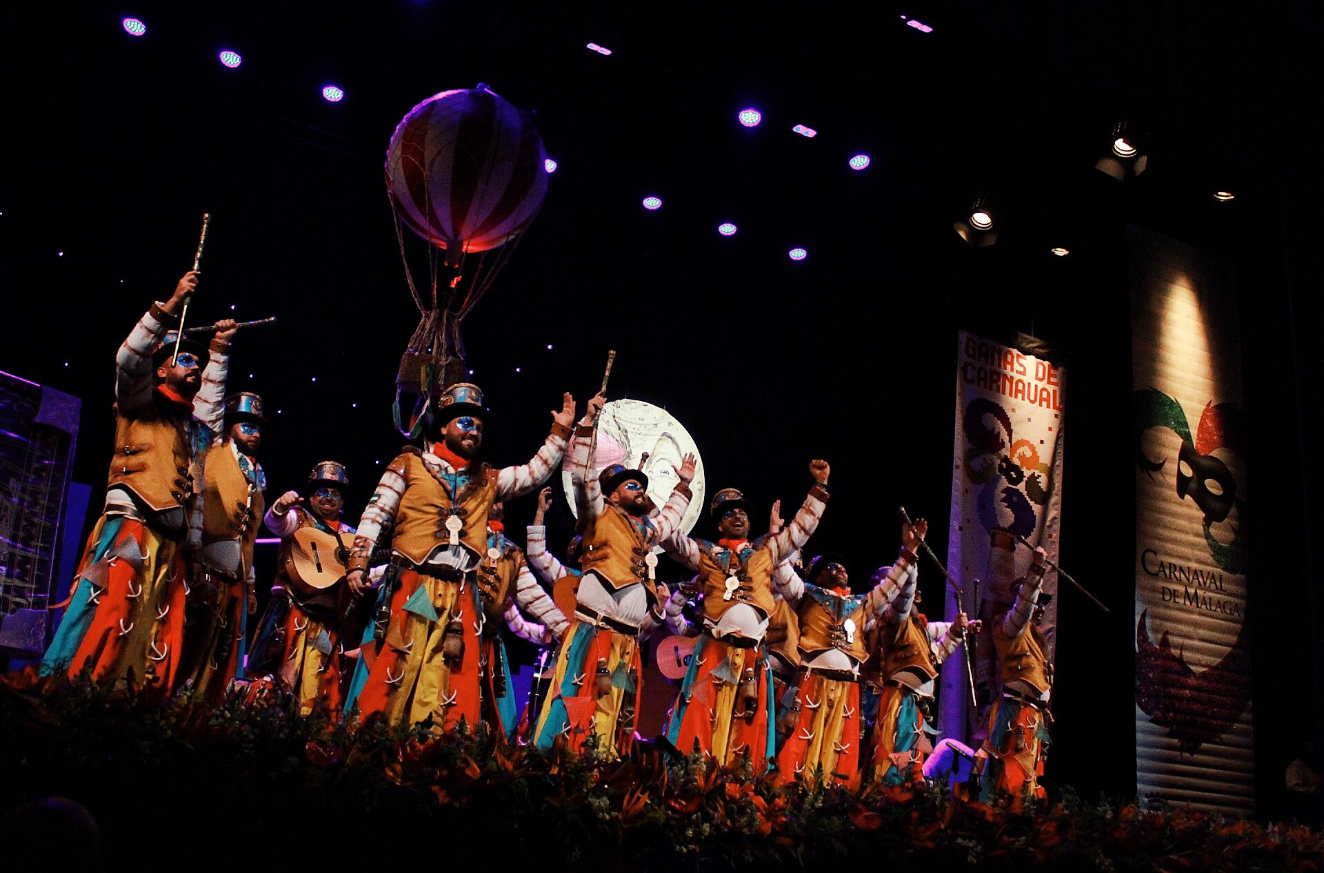 Grupos de la primera semifinal del COAC Málaga en el Teatro Cervantes