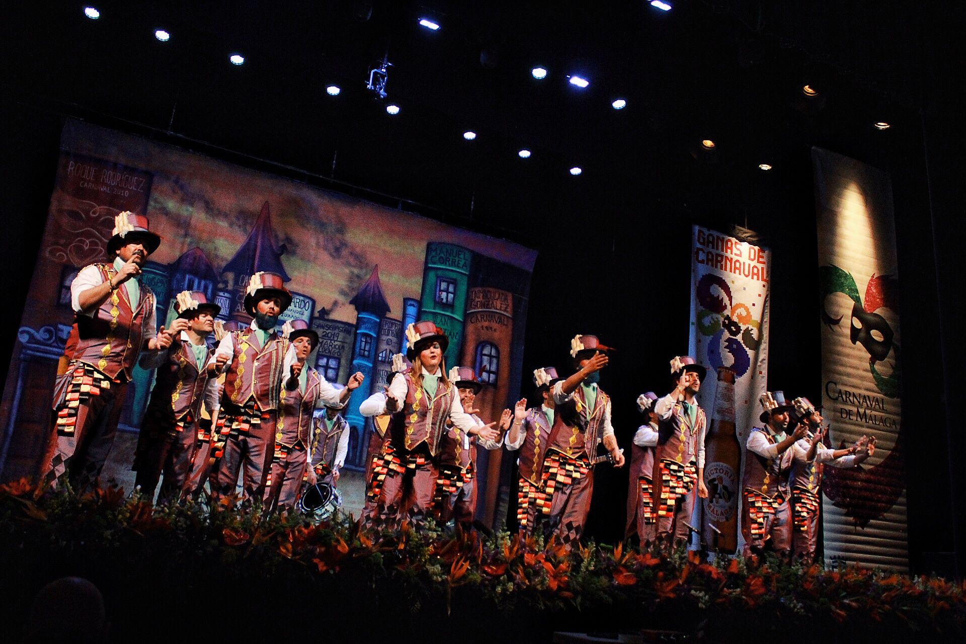 Grupos de la primera semifinal del COAC Málaga en el Teatro Cervantes