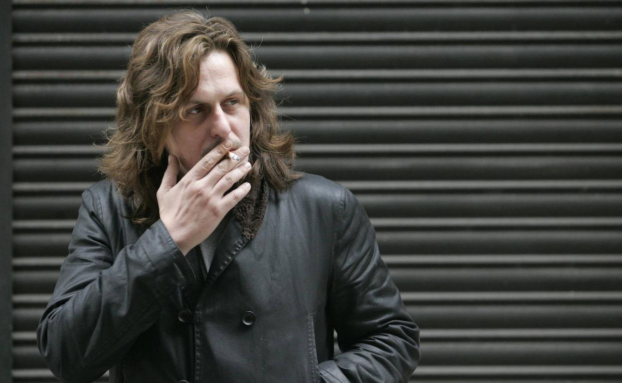 Nacho Vegas, el cantautor de culto que defiende La Invisible: «Parte de la izquierda considera cursi la ternura»