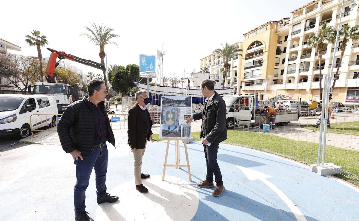 Comienza la remodelación del parque situado en la intersección entre la avenida del Mediterráneo y la calle Manuel González Portilla. 