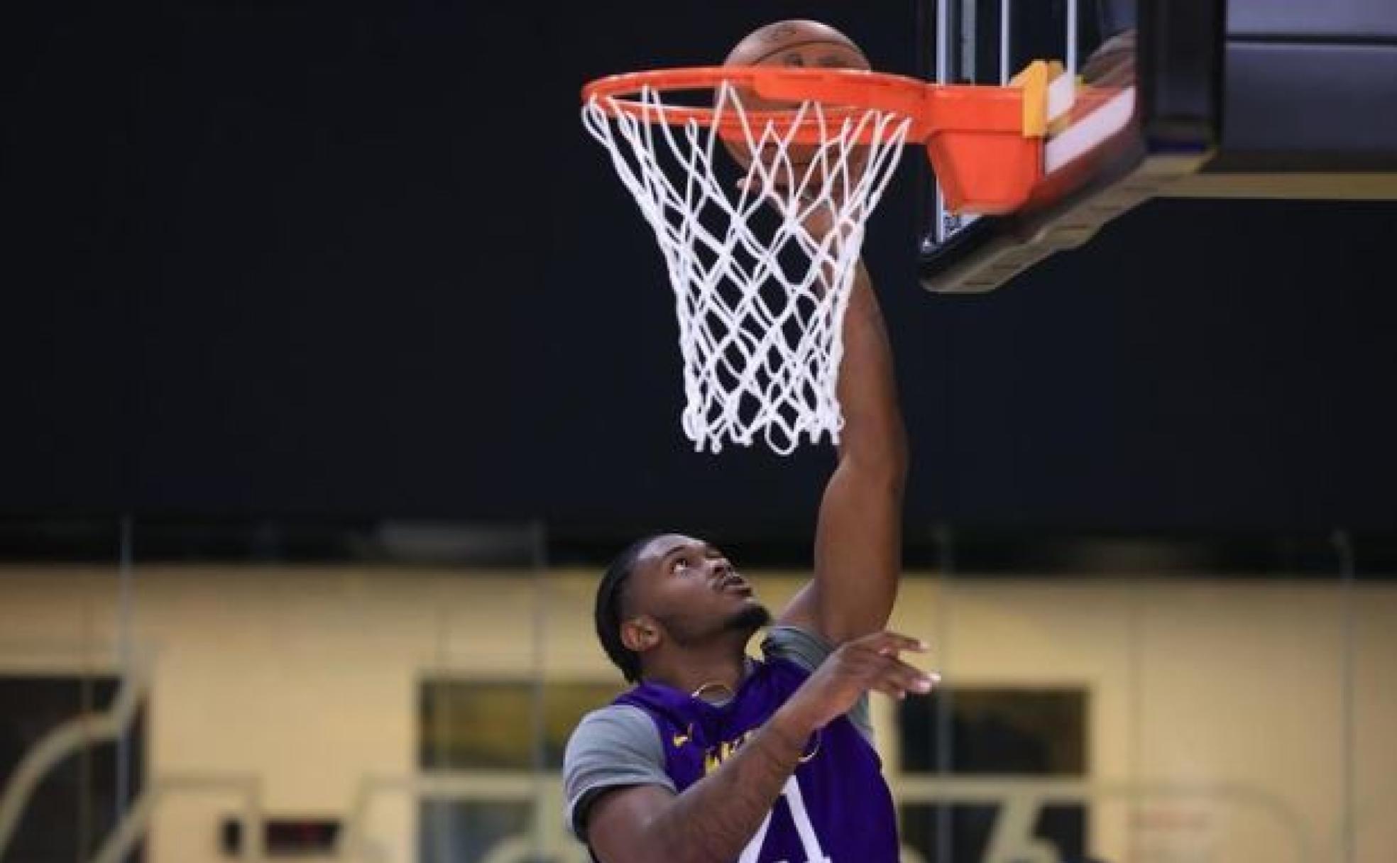 Cameron Oliver, durante un entrenamiento con los Lakers. 