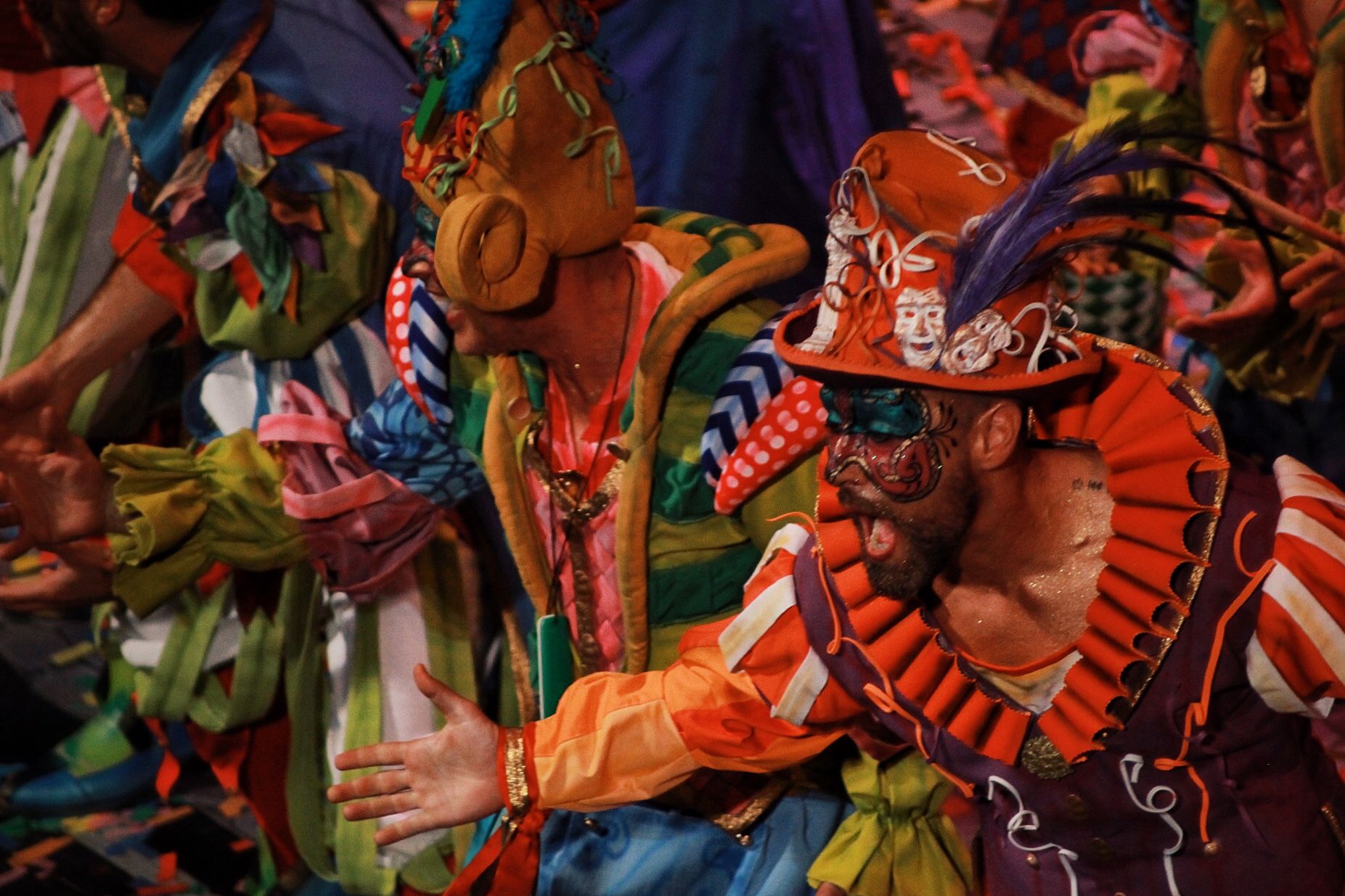 Ambiente de gran noche en la final del Carnaval en el Teatro Cervantes. Comparsa de la Peña Er Dito 