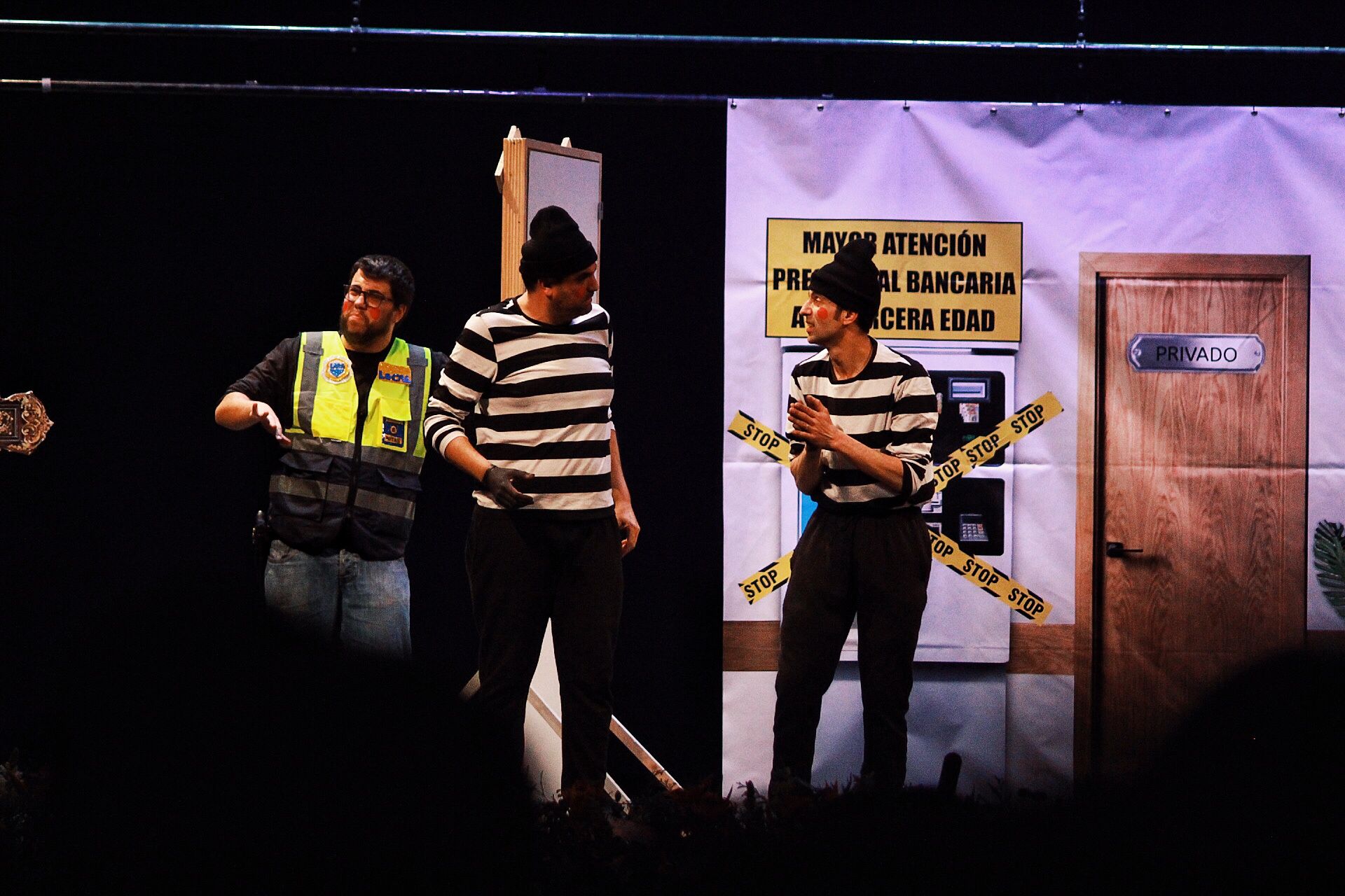 Ambiente de gran noche en la final del Carnaval en el Teatro Cervantes. Cuarteto 'La Banda Fongirola' 