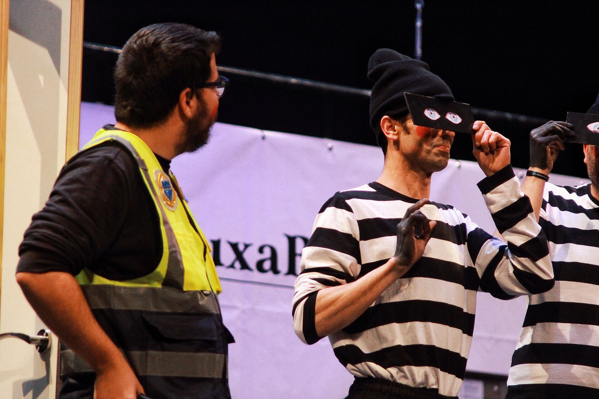 Ambiente de gran noche en la final del Carnaval en el Teatro Cervantes. Cuarteto 'La Banda Fongirola' 