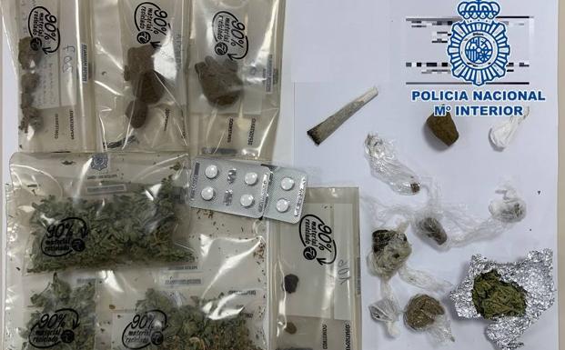 Material intervenido por la Policía.