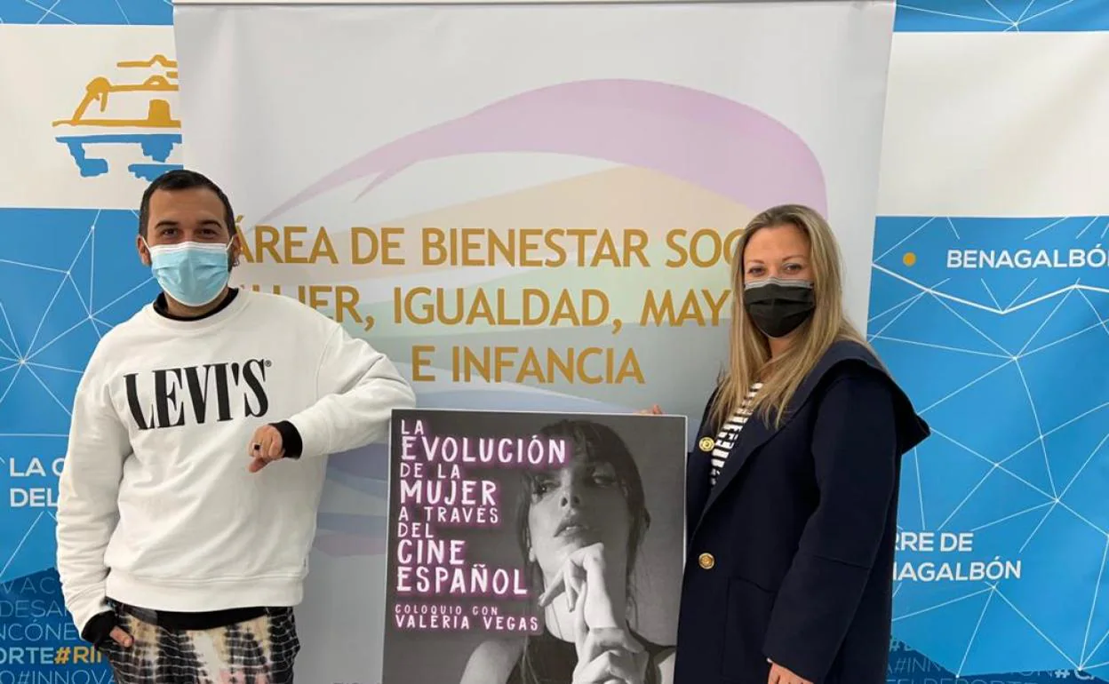 Vestidas de azul: análisis social y cinematográfico de la mujer transexual  en los años de la transición española - Vallecas Viva