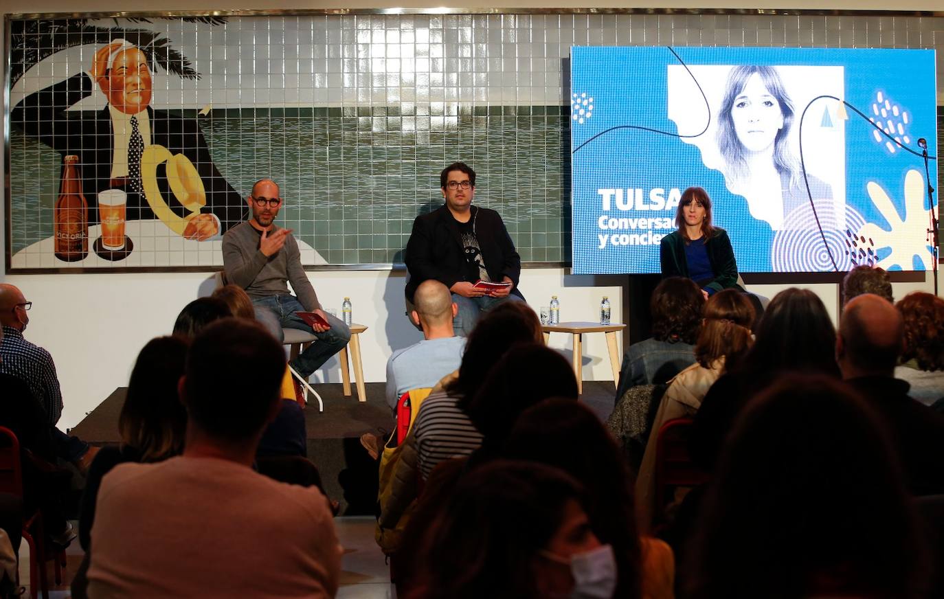 La cantautora Tulsa, en el Aula de Cultura de SUR este jueves. 