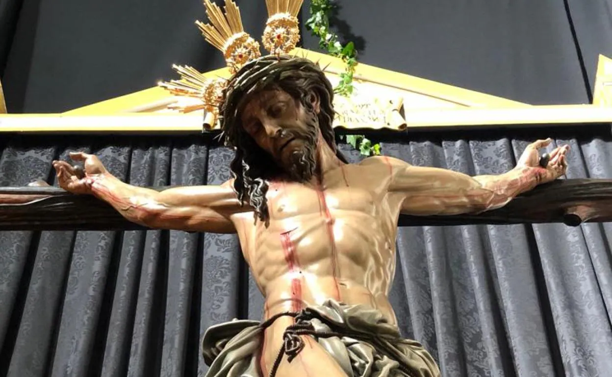 El Cristo de la Victoria, de la Hermandad de la Santa Cruz, saldrá el sábado por primera vez por las calles de Málaga. 