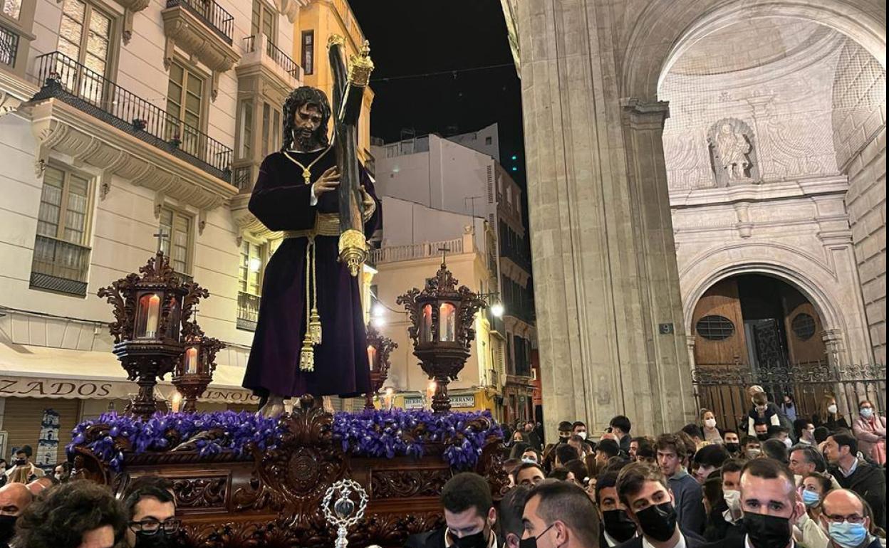 Jesús de la Pasión., junto a la iglesia de San Juan. 