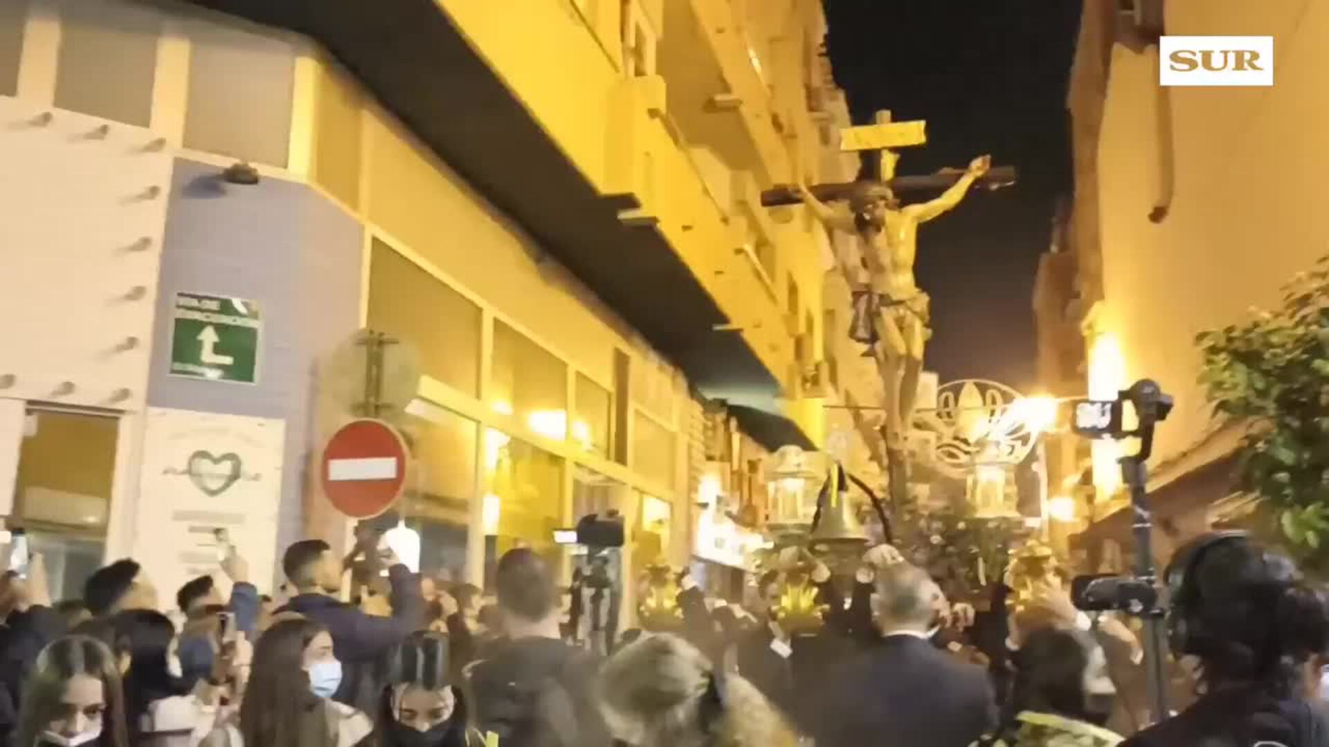 Crucifixión, por calle Cárcer en el Via Crucis Magno