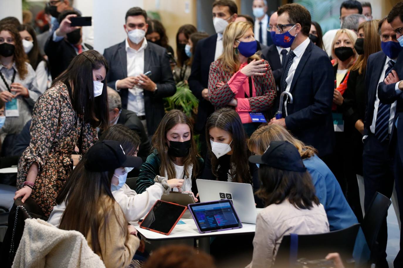 Don Felipe y doña Letizia estrenan el ambicioso proyecto sobre emprendimiento juvenil que ha escogido Málaga como primera para de su gira nacional