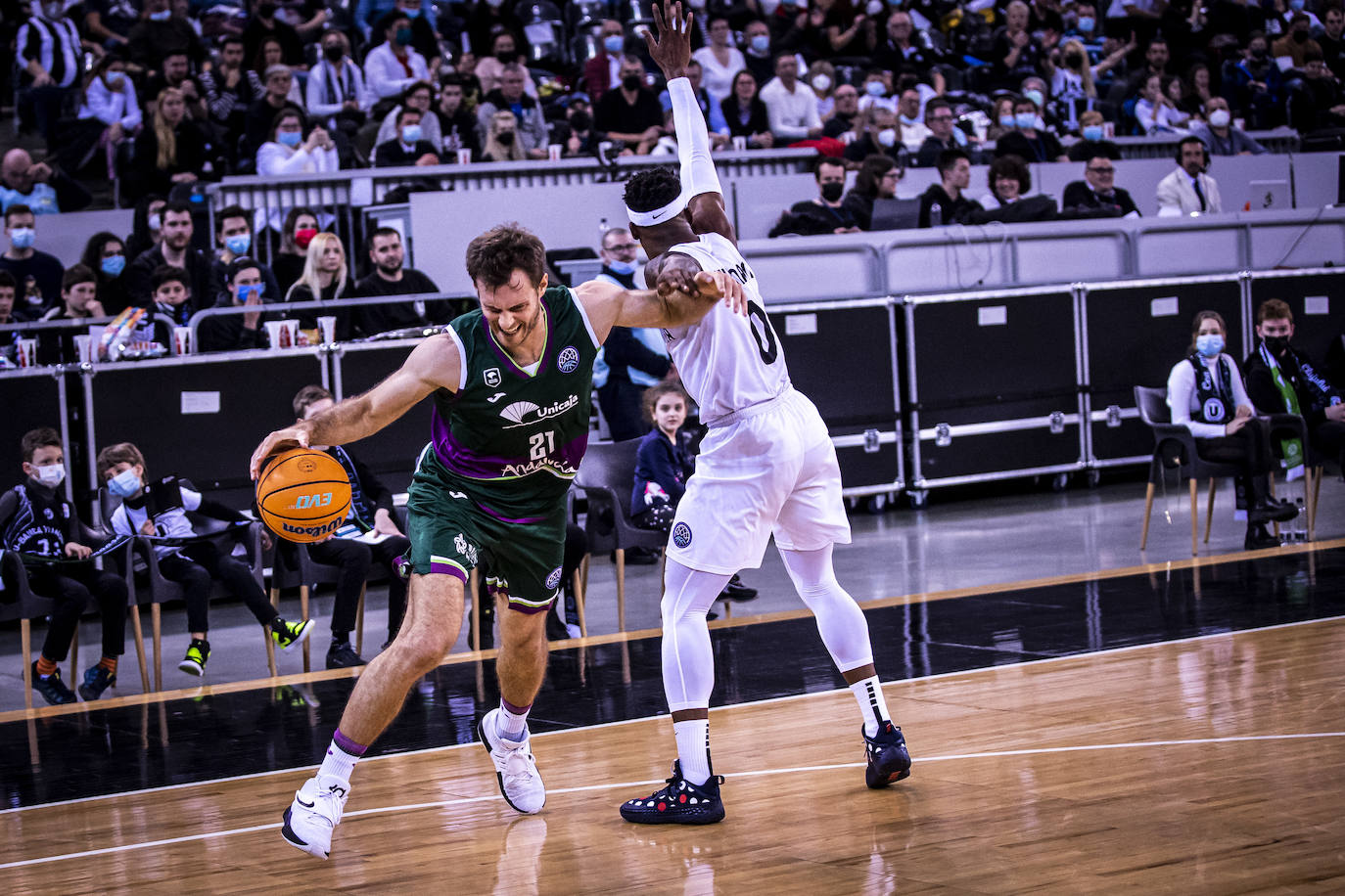 Fotos: Las mejores imágenes de la victoria del Unicaja en la cancha del Cluj (70-86)