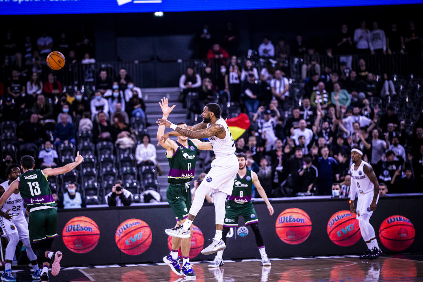 Fotos: Las mejores imágenes de la victoria del Unicaja en la cancha del Cluj (70-86)