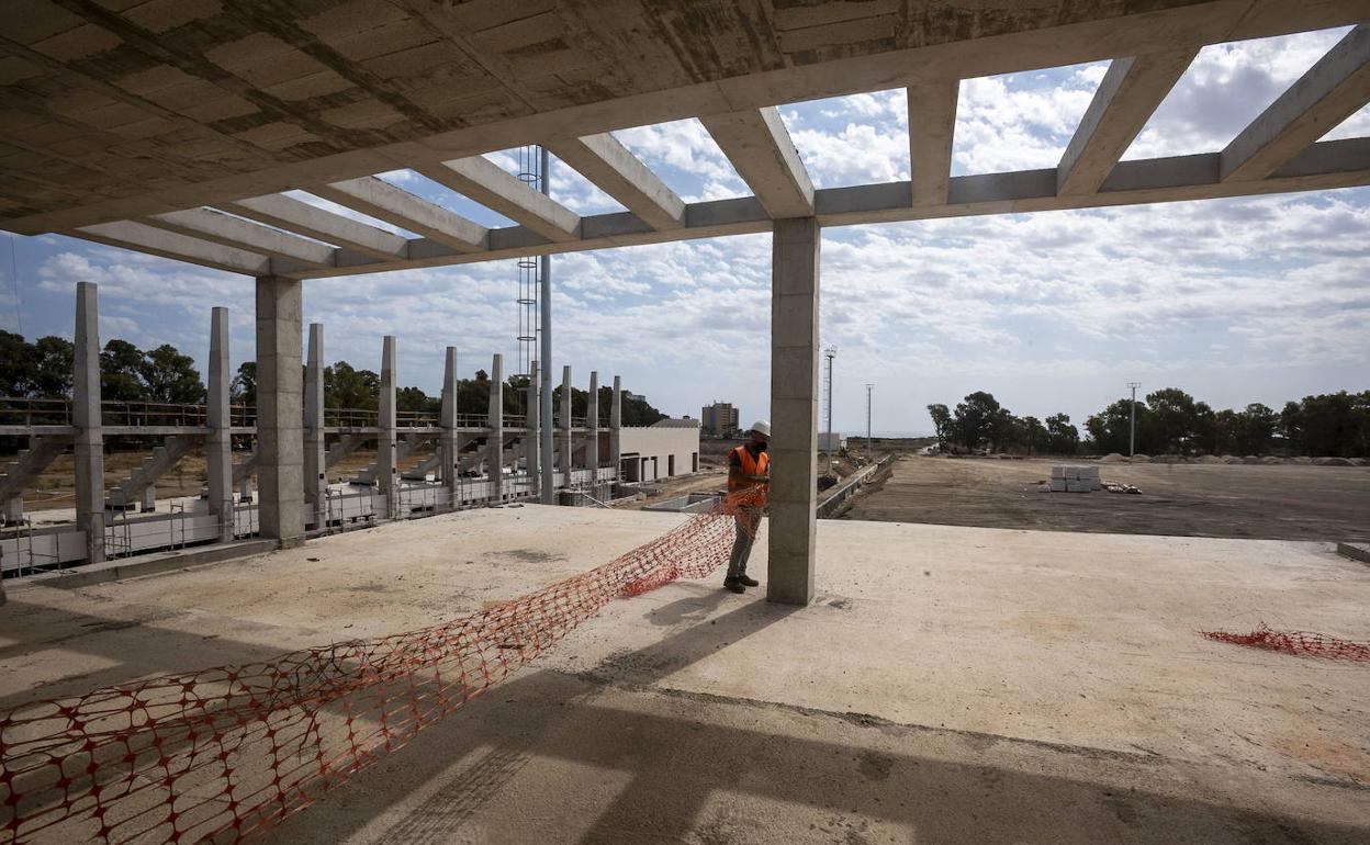 Imagen general de las obras en Arraijanal tomadas desde la terraza de la futura cafetería. 