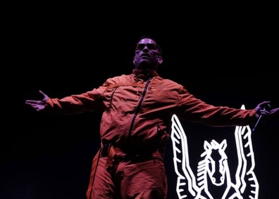 Imagen secundaria 1 - Momentos del concierto en la Paris 15. 