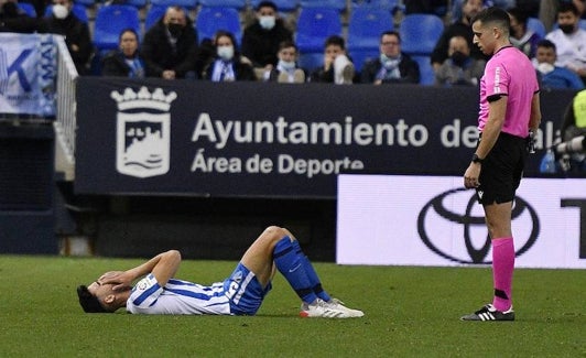 Juande, tendido en el césped instantes después de su última lesión muscular. 