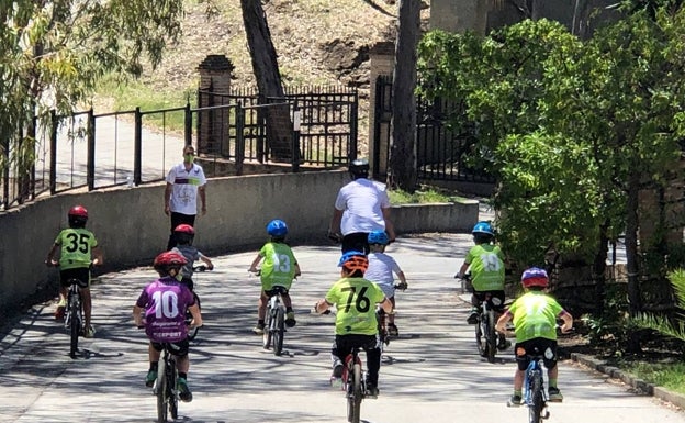 La actividad de ciclismo. 