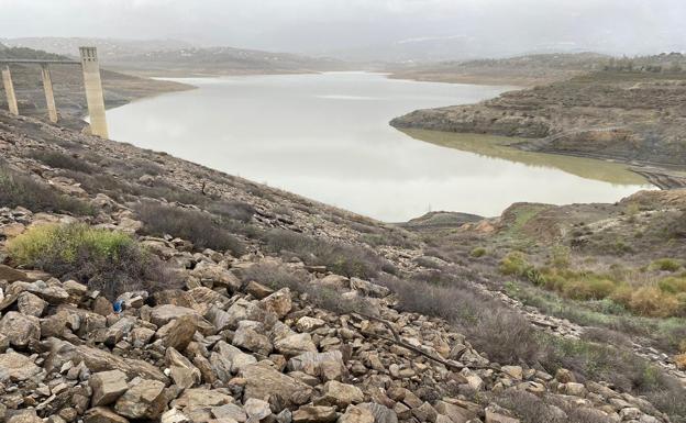 Imagen del pantano de la Viñuela. 